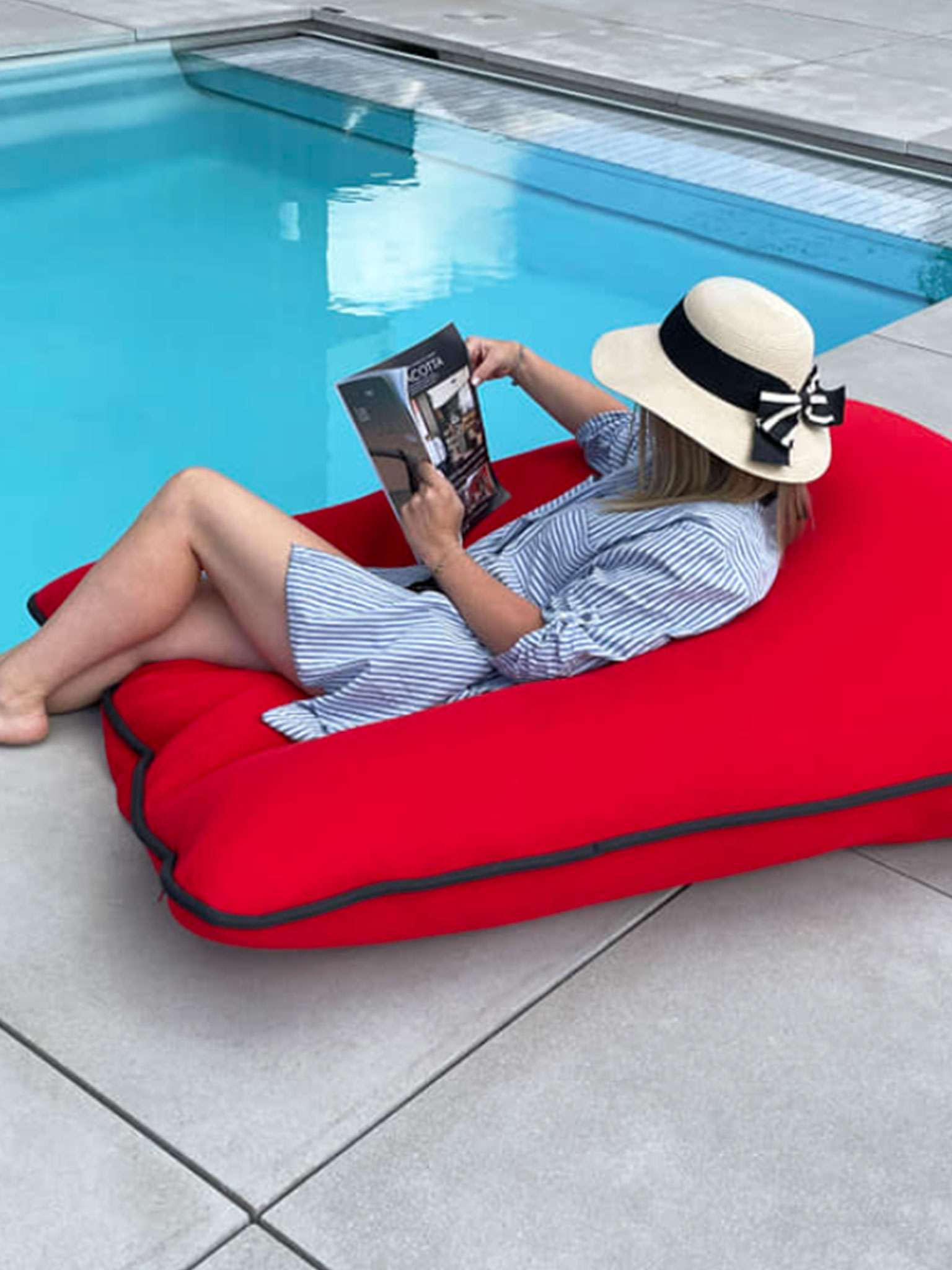 Pouf-relaxation Pouf-relaxation